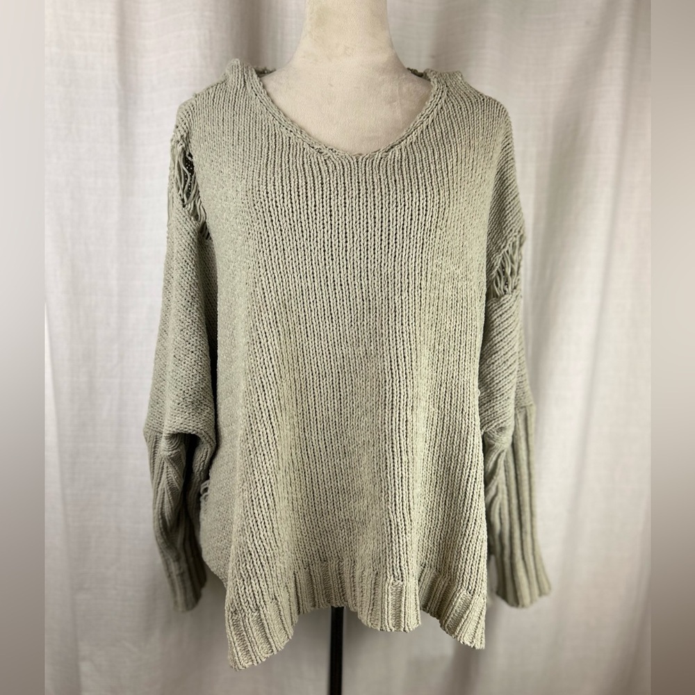 POL Sage V-Neck Distressed Oversized Hooded Knit Sweater. EUC